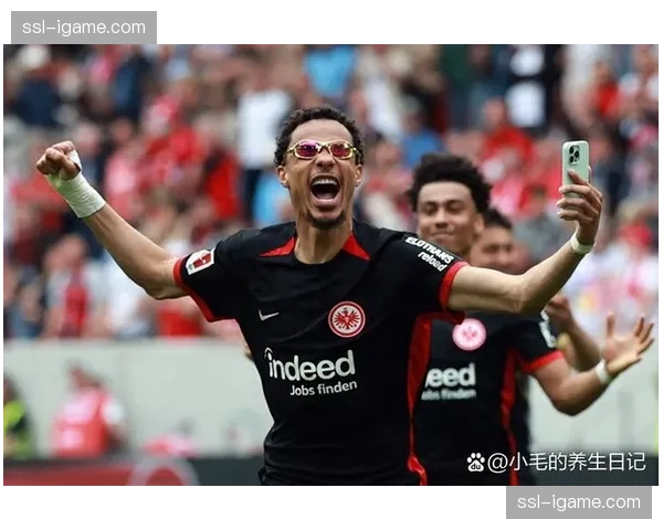 埃基蒂克一射两传主导红军大胜,当选球迷票选全场最佳 埃基蒂克一射两传主导红军大胜,当选球迷票选全场最佳